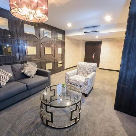 Royal Regantris Cendana Hotel Surabaya Kültér fotó
