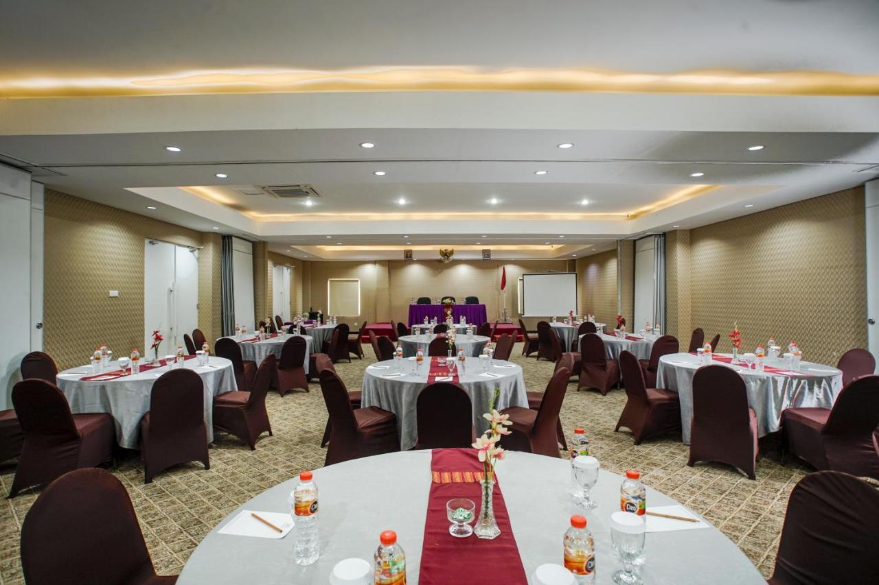 Royal Regantris Cendana Hotel Surabaya Kültér fotó