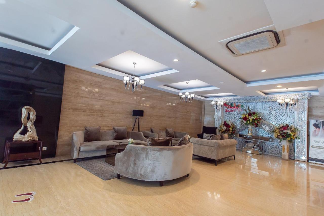 Royal Regantris Cendana Hotel Surabaya Kültér fotó