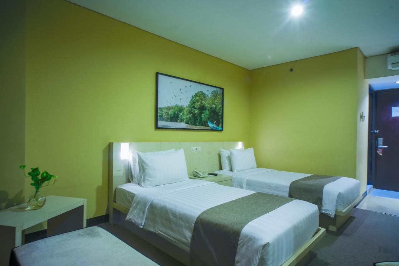 Royal Regantris Cendana Hotel Surabaya Kültér fotó