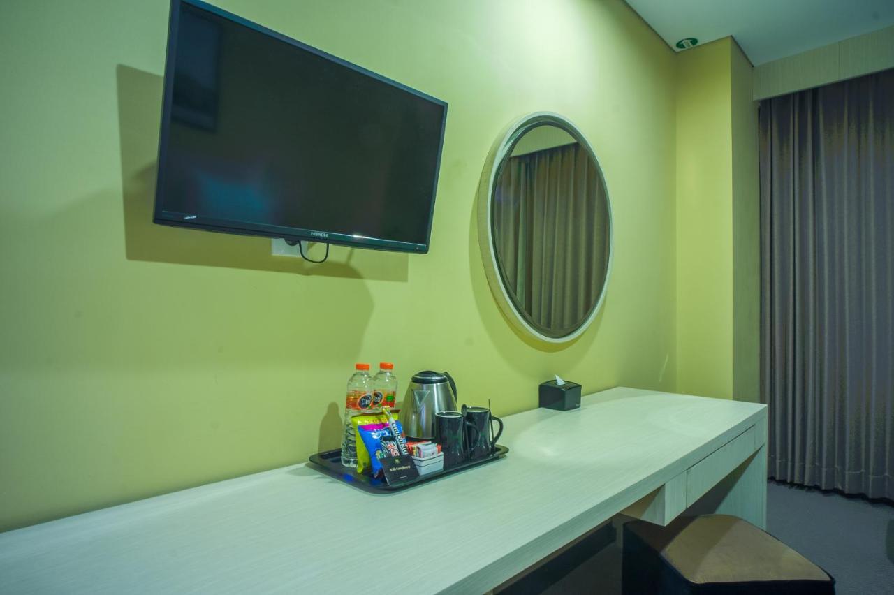 Royal Regantris Cendana Hotel Surabaya Kültér fotó