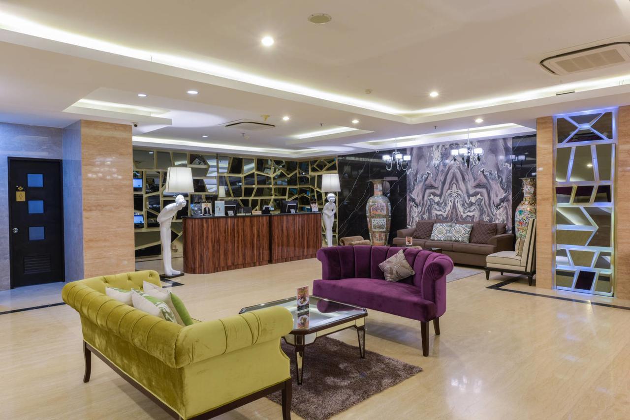 Royal Regantris Cendana Hotel Surabaya Kültér fotó